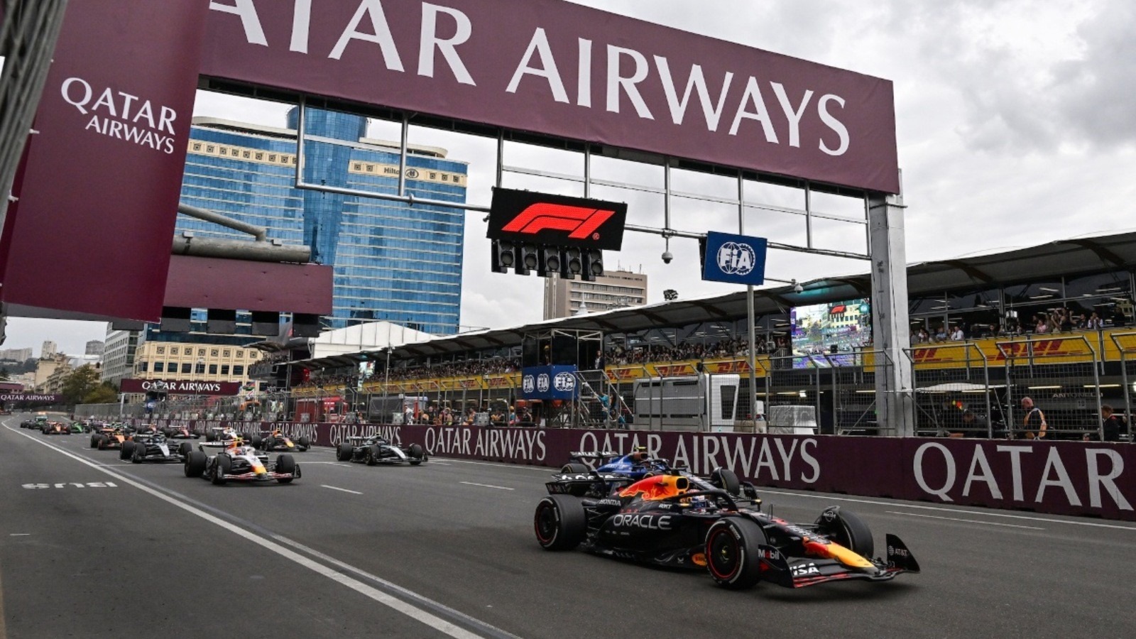Itt az FIA bejelentése: Egy szombati futam is vár a mezőnyre