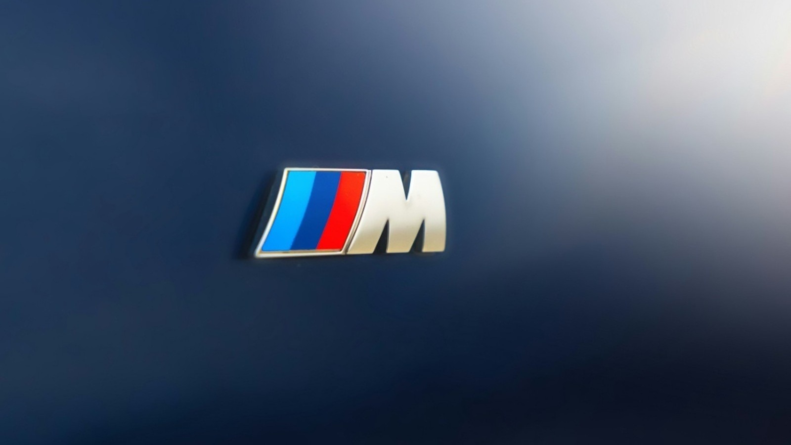 Félelmetes erőt kap a BMW elektromos szörnyetege