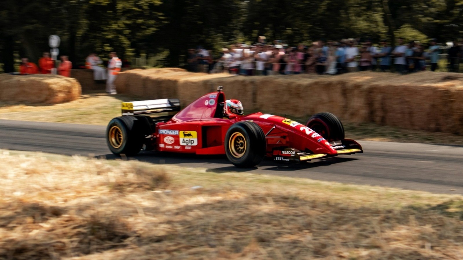 Schumacher különleges jogai miatt nem maradhatott a korábbi Ferrari-pilótapáros