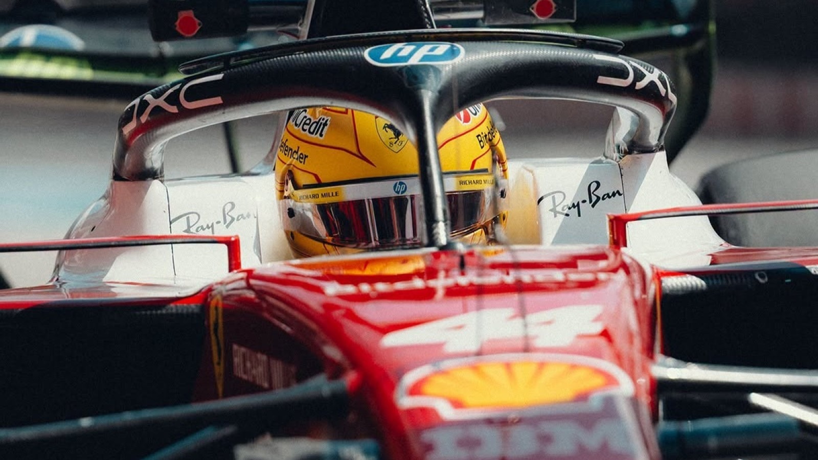 és  - Hamilton visszautasította a Ferrari hanyatlásáról szóló kritikákat