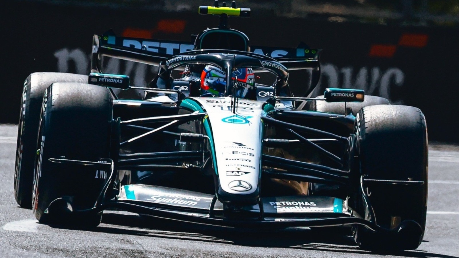 ÉLŐ F1-ES KÖZVETÍTÉS: Azeri Nagydíj - Második szabadedzés (LIVE)