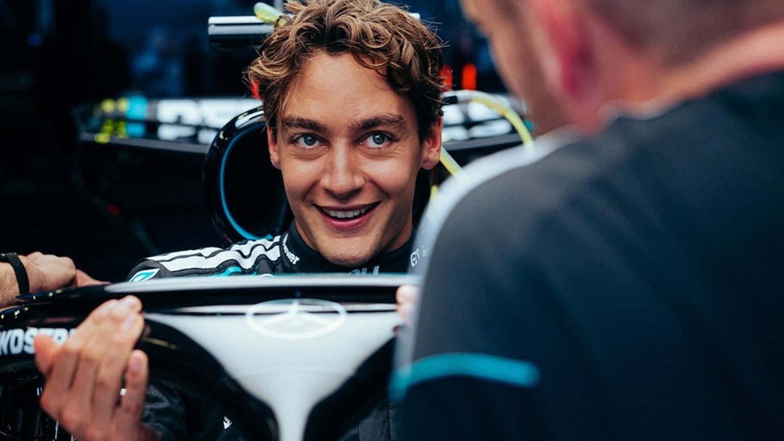 Russell nyitott az élen Bakuban, Antonelli alatt megállt a Mercedes