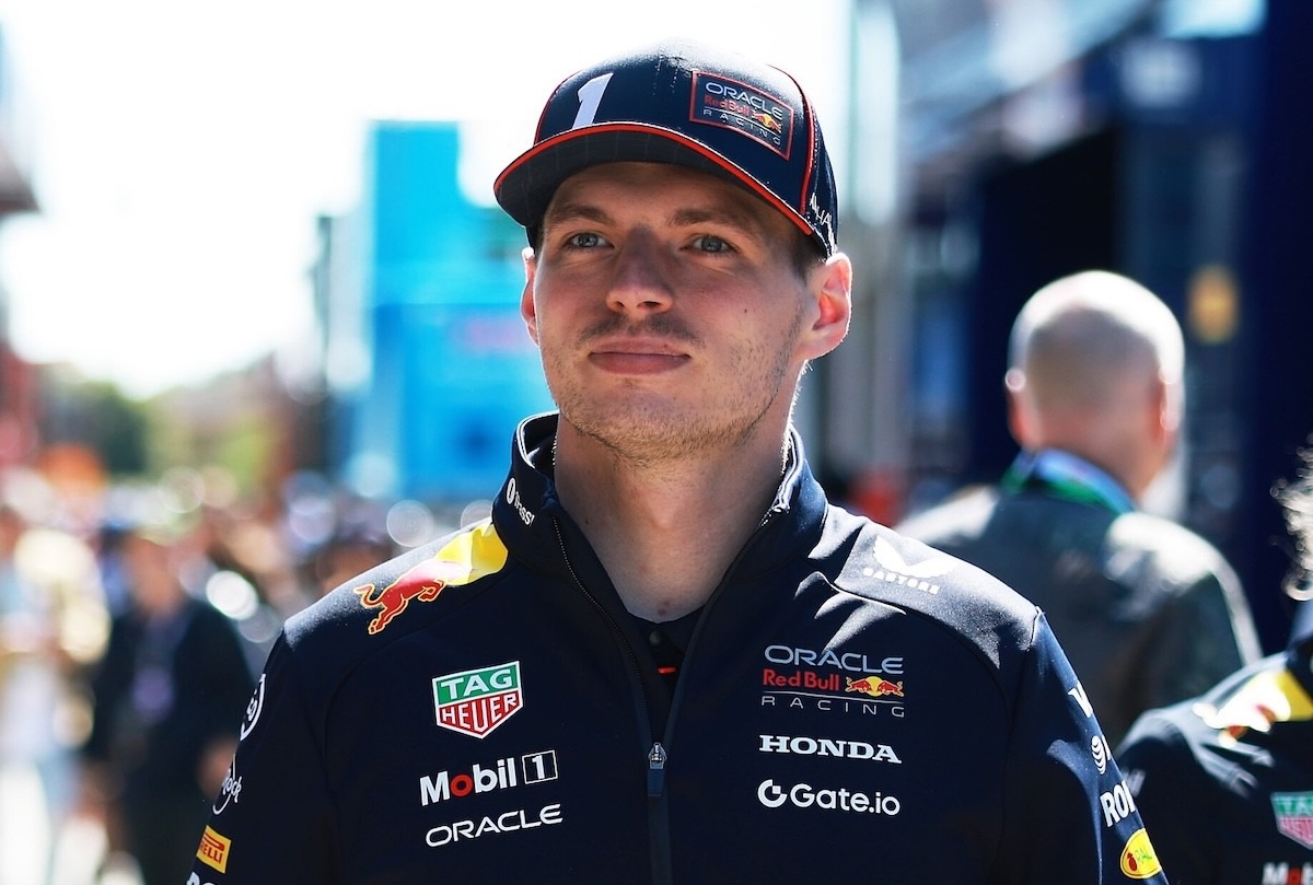 és - „Már számolni sem tudom, hányszor nyert" – Ricciardo vallomása Verstappenről