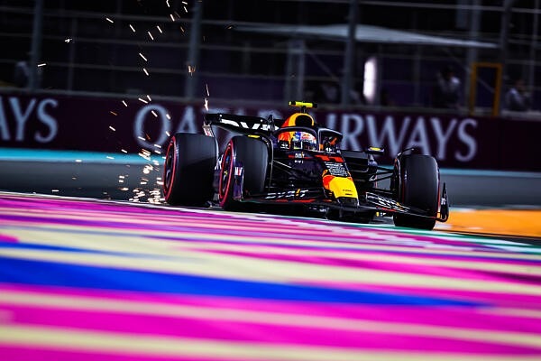 - Dráma: Verstappen műszaki hibája után Perezé a pole Dzsiddában!