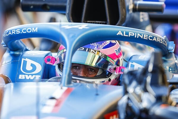 és - Alonso védelmébe vette jövő évi csapattársát a hatalmas baleset után