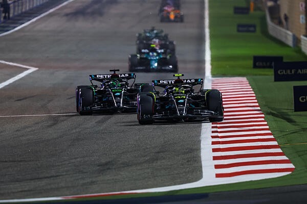 Bocsánatot kért szurkolóiktól a Mercedes a Bahreini Nagydíjért
