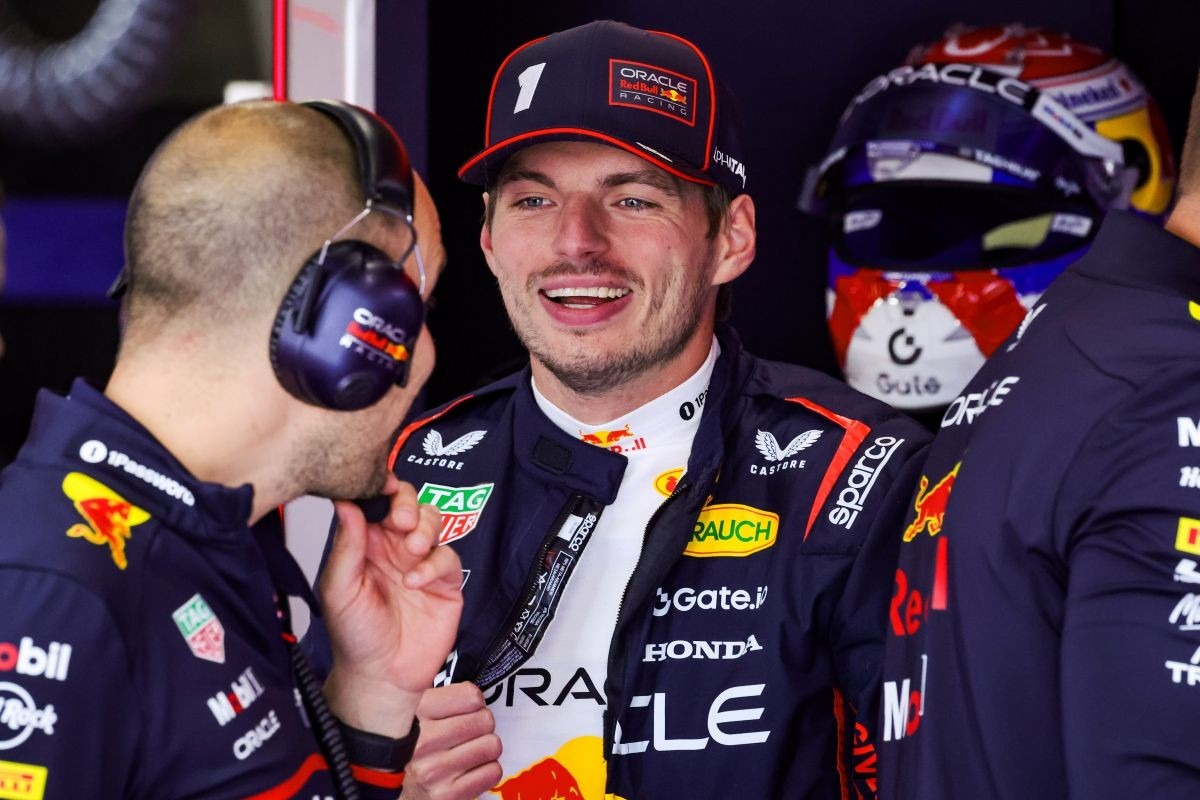 és - Senki sem számított erre: Verstappen pole pozíciót szerzett a Brit Nagydíj időmérőjén