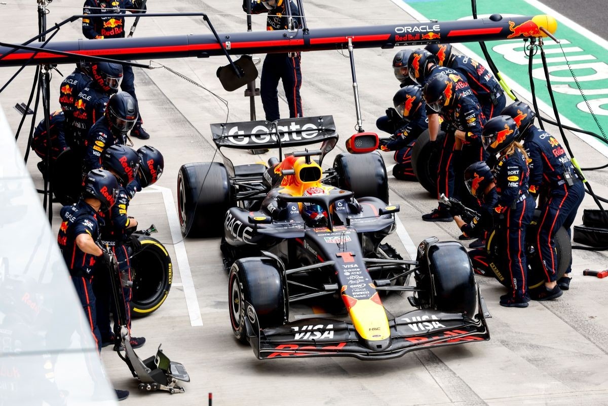  és  - „Méltatlan Max számára" – Doornbos lesújtó elemzése a Red Bull helyzetéről