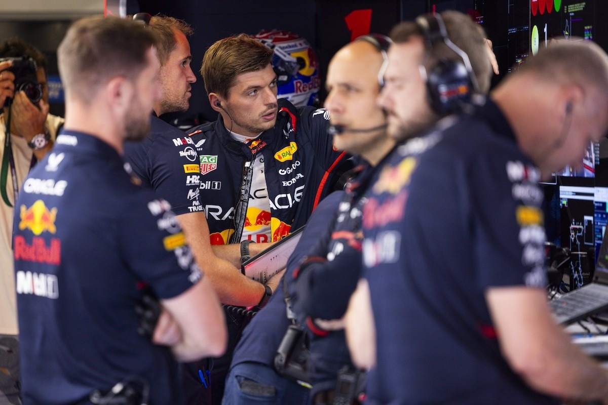  és  - Az adatok azt mutatják, hogy ezúttal tényleg nagy bajban van a Red Bull