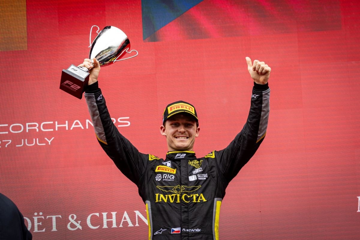 Meglepetésember az F2 pole-ban Mogyoródon!