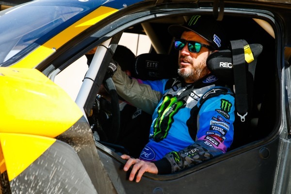 55 évesen, balesetben elhunyt Ken Block, ralilegenda