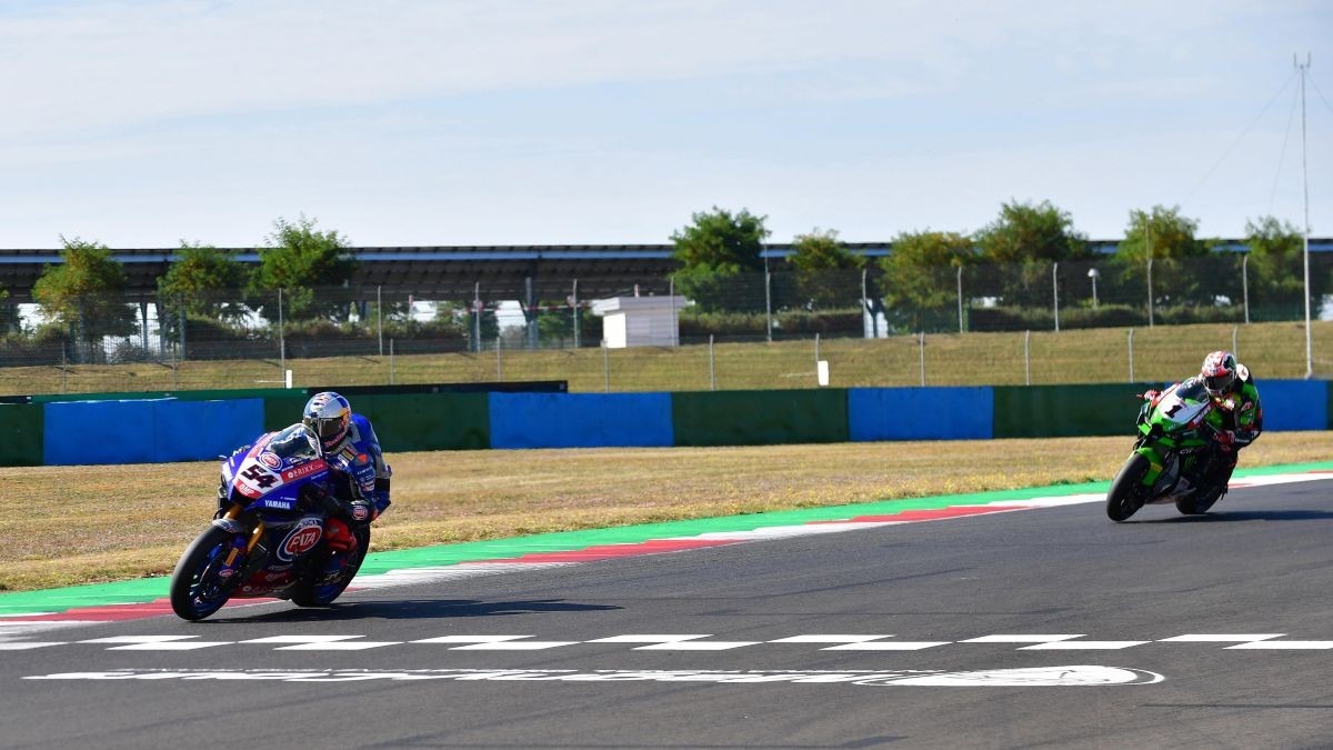 Razgatlioglu triplázott a első Balaton Parkban rendezett Superbike hétvégén