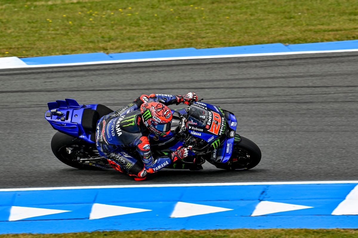 Kilenc bukással tarkított MotoGP-edzés Assenben (videó)