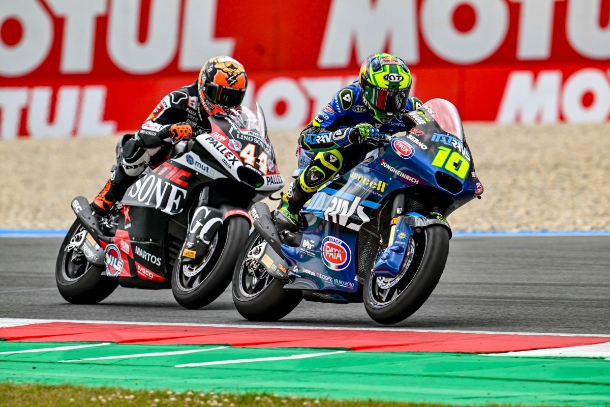 Moto2: Moreira értékes győzelmet szerzett Ausztriában, Gonzalez kiesett, Vietti harmadik lett