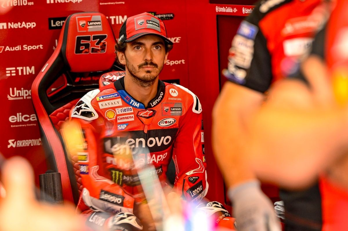 Bagnaia káprázatos feltámadása pole-pozíció ért! Marc Marquez bukott! (videó)