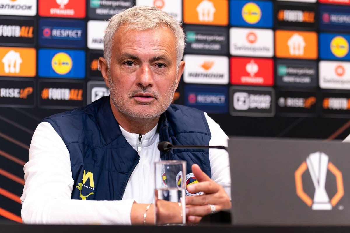  és  - Jose Mourinho tiszteletét tette a Brit Nagydíjon, ahol Fernando Alonsóval vont párhuzamot