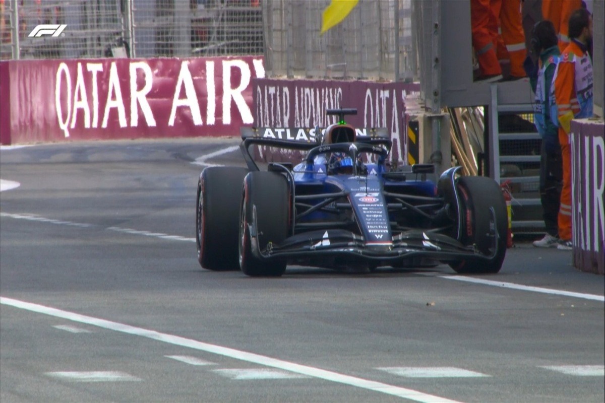 - Videó: Baleset miatt piros zászló az azeri F1-es időmérőn!