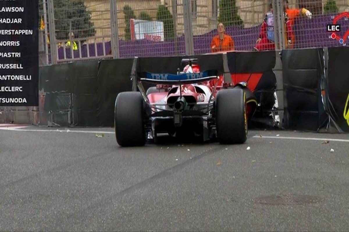  - Videó: Leclerc drámai autótörése a bakui F1-es időmérőn!