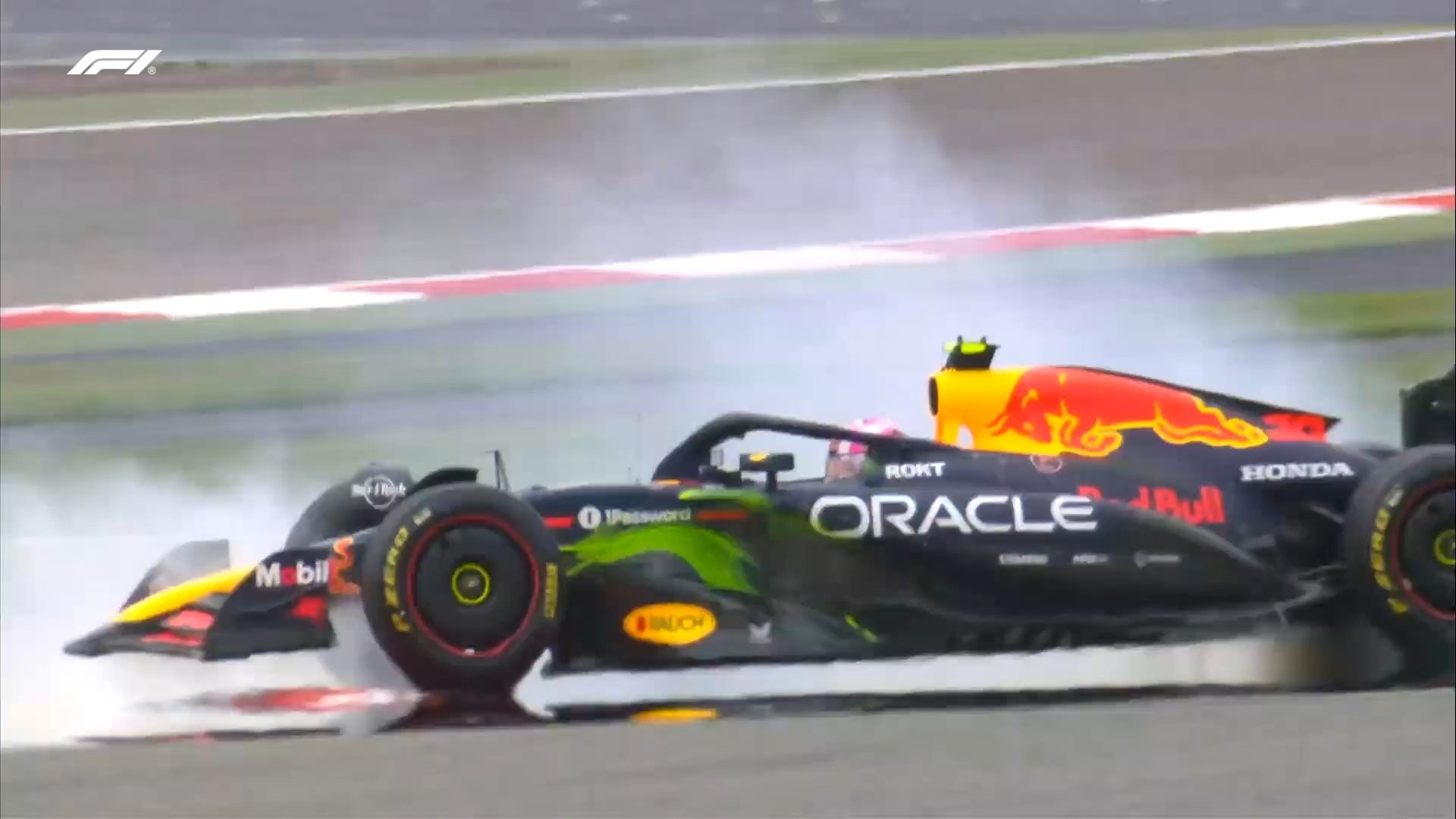  - Videó: Megvan az F1-es tesztek első megpördülése!