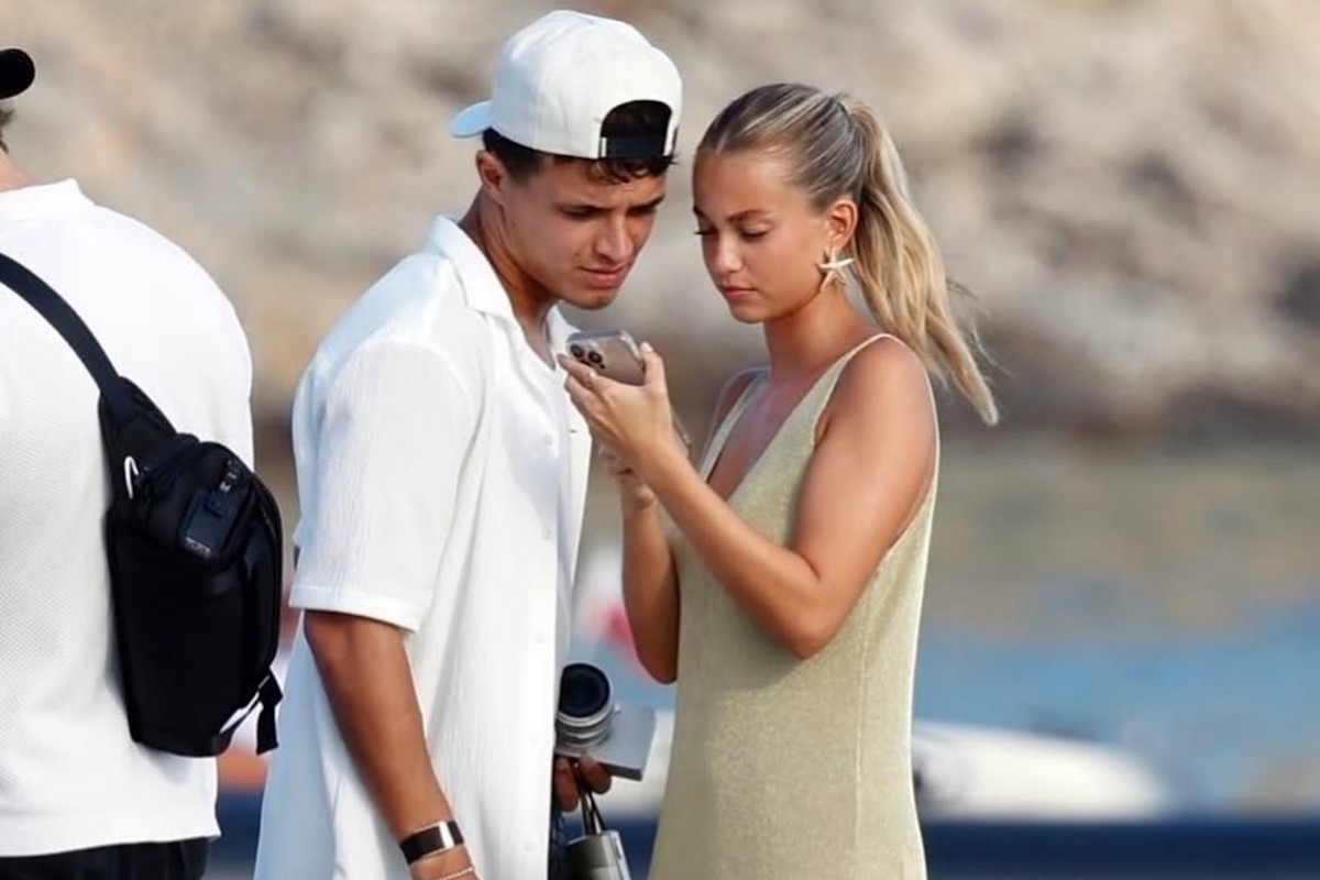  - Lando Norris Ibizán lazulgatott régi-új barátnőjével (képek)