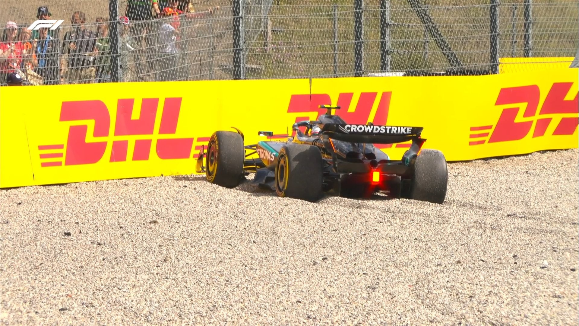  - Videó: Antonelli incidense után megszakították a holland FP1-et!