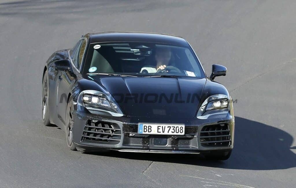 Elektromos hajtással tér vissza a Porsche Cayman