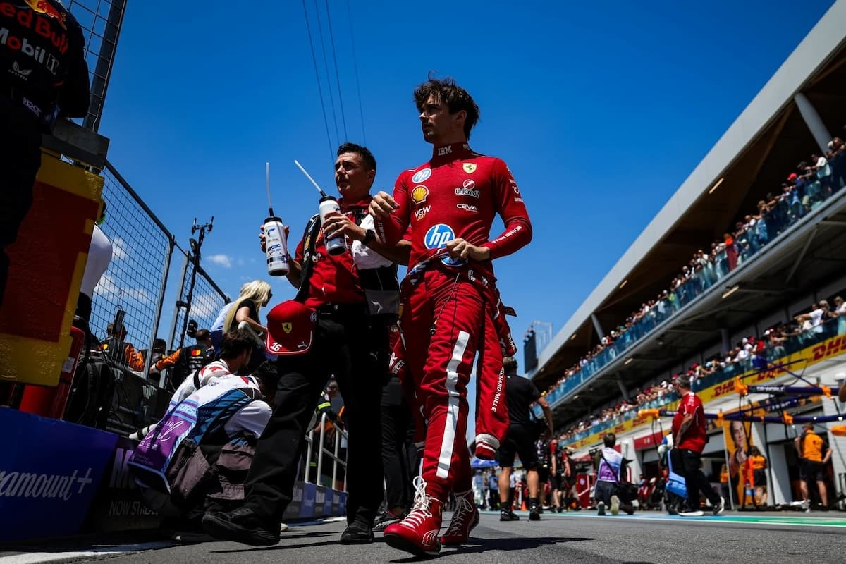 és - Szabályosan rászálltak a szurkolók Charles Leclerc-re a rossz formája miatt