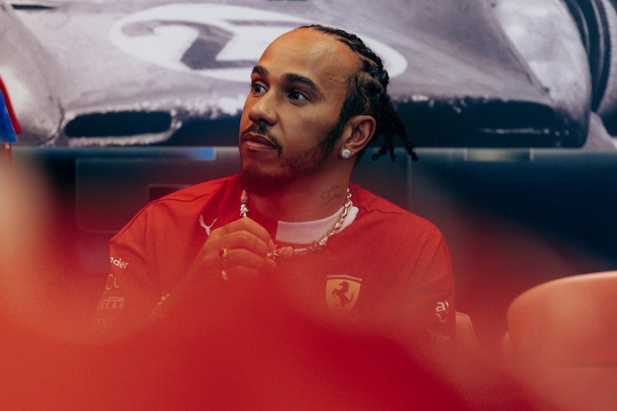  és  - Hamilton: “Bocsánatot kérek Charles-tól”