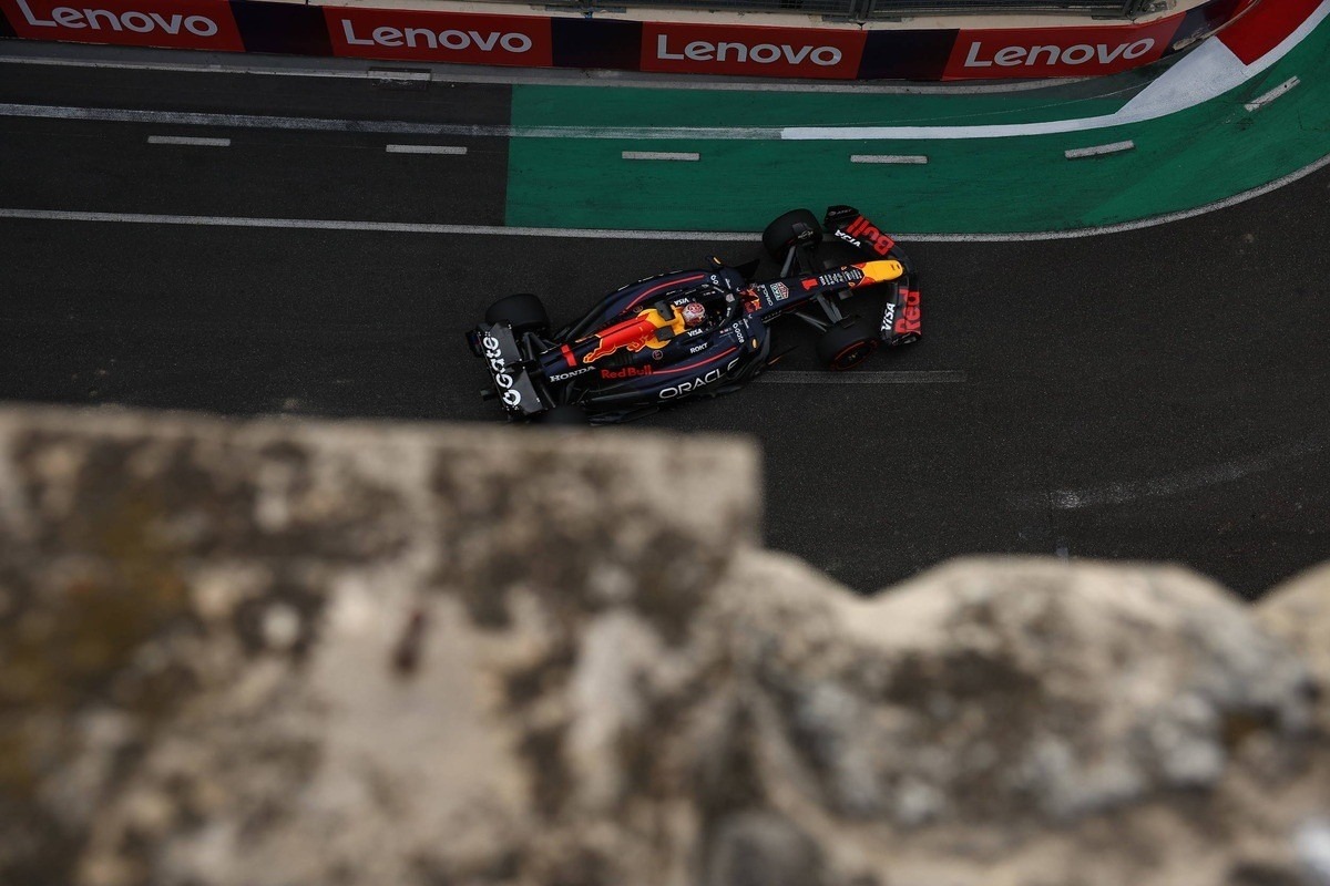  - Verstappen: egy körön kicsit hátrányban vagyunk, de az egyensúly jó
