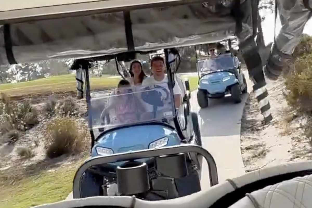 - Verstappennek már hiányzik a versenyzés - golfkocsival is tette, amit tennie kellett (videó)