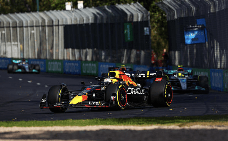  - „A Red Bull elküldte Verstappen motorját Japánba”