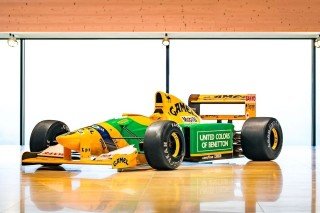 Árverésre kerül Schumacher első F1-es győzelmének legendás Benettonja