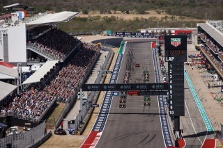 Mercedes - 13 ezres fordulatszám álló helyzetben - ez lehet „a katasztrófa receptje”