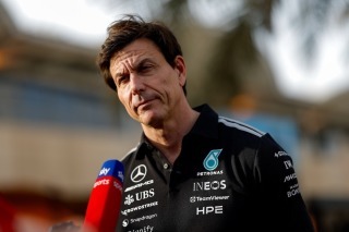 Mercedes - Titkos FIA-vizsgálat tisztázta a Mercedest a riválisok támadása után, mégis ráfázhatnak - sajtóhír