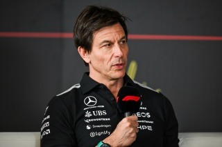 Mercedes - Toto Wolffnak elege lett a vádakból: A következő az lesz, hogy a nevem az Epstein-aktákban is ott szerepel?