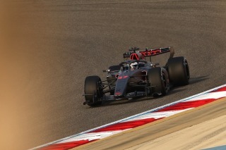 Audi - Végre fellélegezhet az Audi, mosolyogva zárták a bahreini teszt első napját