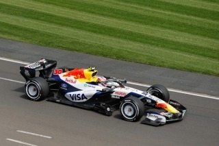 Racing Bulls - Gumikeverékek a középpontban, a Racing Bulls óvatosságra int