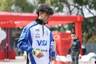 Mercedes - „Teljesen más a hangulat” – Az F1 egyetlen újonca máris érzi a különbséget