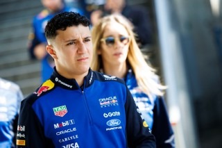 Red Bull Racing - Hadjar tapadási problémákra panaszkodott a pénteki nap után