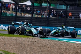 Aston Martin - Alonso elárulta, miért mentek vérre menő csatát a csapattársával