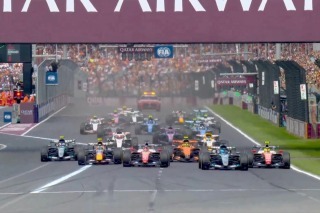 Videón a Ferrari elképesztő rajtja az Ausztrál Nagydíjról