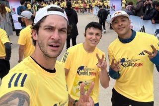 Virtuális tömegfutással segít a Red Bull: százezreket várnak a Forma-1-es gyárak köré