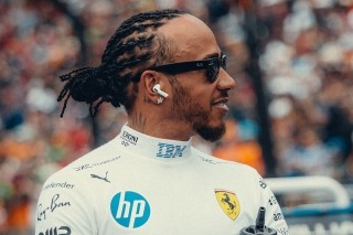 Hamilton szembemegy a kritikusokkal: a Ferrari sztárja kifejezetten élvezte az új korszak kezdetét