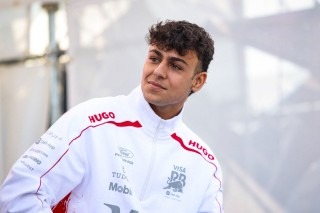 Racing Bulls - Összetörte a Racing Bulls-t Lindblad a Pirelli tesztjén (fotók)