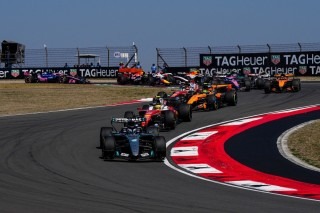 Történelmi trónfosztásra készül a Mercedes: heteken belül lenyomhatják a Ferrarit