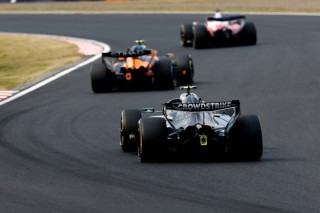 Mercedes - Hiába a domináns autó, egy amatőr hiba folyamatosan tönkreteszi a Mercedes versenyeit