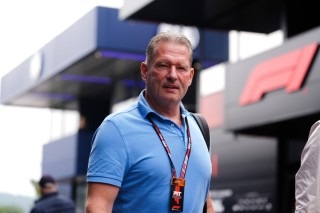 Mercedes - Jos Verstappen negyedóra után kikapcsolta a tévét, Wolffot teszi felelőssé az unalomért