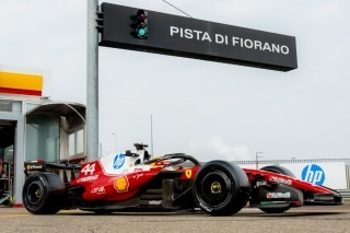 Versenyfutás az idővel a színfalak mögött: így reagált a Ferrari a kényszerszünetre