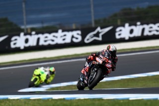 MotoGP: Bezzecchi nyerte az ausztrál sprintet a sirályos incidens ellenére, Bagnaia szenved