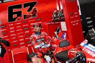 Teljes káosz a Ducatinál: nem találják Bagnaia problémáinak forrását